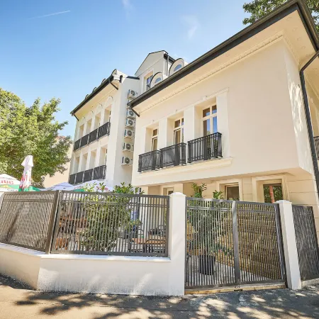 Carol Park View Отели рядом с достопримечательностью «Парк Тинеретулуи»