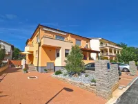 Apartments Dragica 927 Hotels near Strandpark Barthl