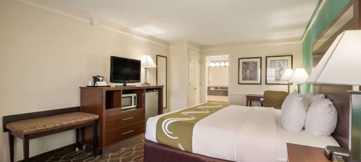 Quality Inn Tulsa Central Hotel di Tulsa