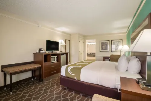 Quality Inn Tulsa Central - 2-Star