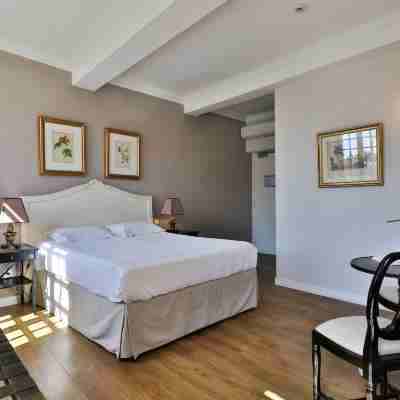 Hôtel Du Midi Rooms