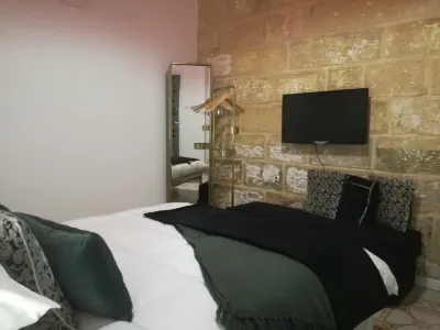 Squadron Base Hotels in Qrendi