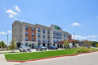 Holiday Inn Express & Suites Austin South Hotel a Austin