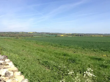 189 April Cottage Отели рядом с достопримечательностью «Tithe Barn»