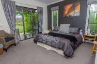 The Summit Lodge Hotels in Masterton