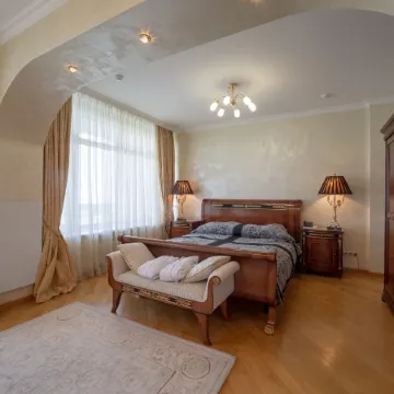Hotel Kyiv Отели рядом с достопримечательностью «Андреевская церковь»
