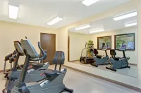 Super 8 by Wyndham St-Jerome - salle de sport
