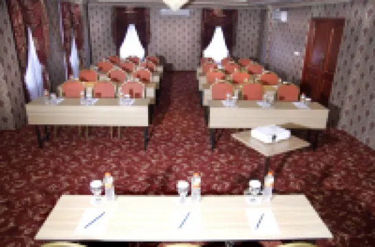 Hersya Boutique Hotel Surabaya, Azana Hotels Collection Hotels in Gayungan