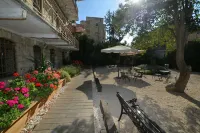 巴卡小房子飯店 Jerusalem Central Bus Station附近的飯店