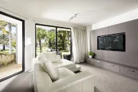 Pier 21 Riverside Apartment Hotel