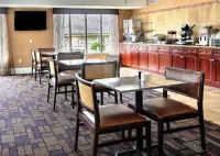 Quality Inn & Suites Greenville Near Downtown Hotel a Gantt