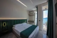 Hotel Royal - balcony