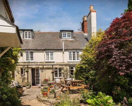 Ammonite Lodge Hotels in Chard