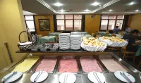 Hotel Columbia - breakfast
