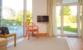 Liiiving in Porto | Oporto Garden Pool House