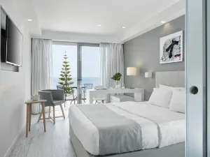 Lichnos Beach Hotel & Suites