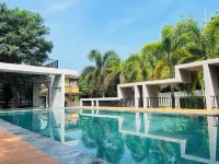 Seree Grand Resort - piscina
