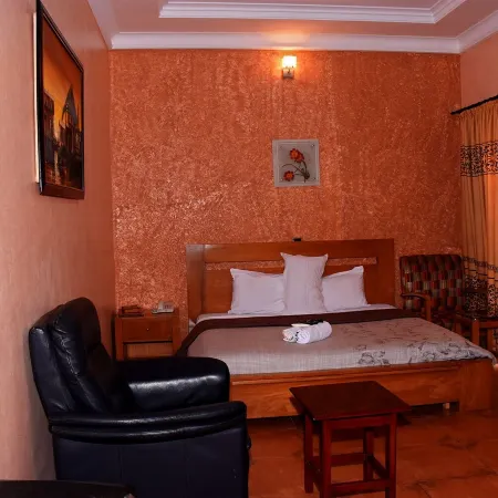 LaMaison Hotel