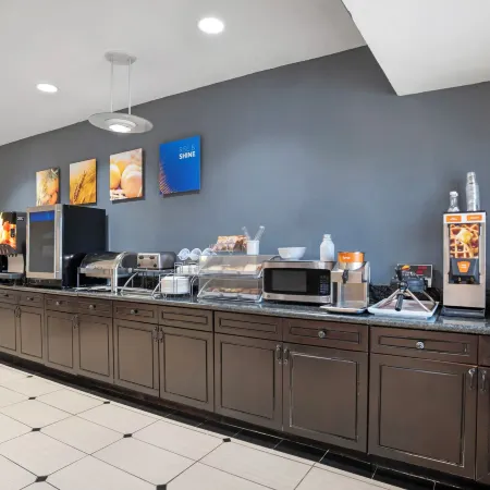 Comfort Inn & Suites Crystal Inn Sportsplex
