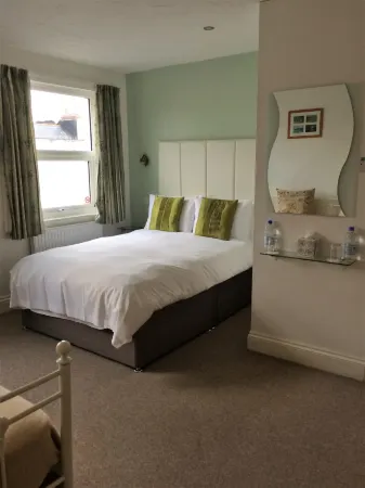 Carrington Guest House Отели в г. Пейнтон