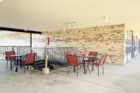 Paris Inn and Suites Hotels in Paris