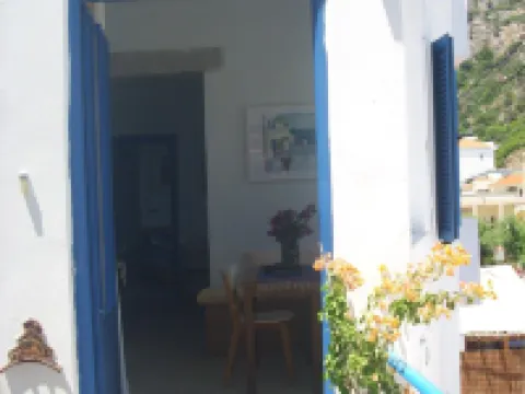 アルキスティス コージー バイ ザ ビーチ アパートメント イン イカリア アイランド, テルマ 1st フロア イカリア島のホテル