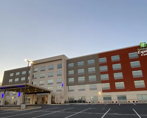 Holiday Inn Express & Suites STAUNTON by IHG Hotels in Augusta County