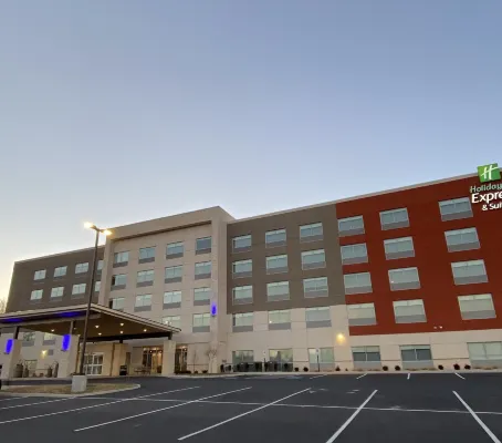 Holiday Inn Express & Suites STAUNTON by IHG
