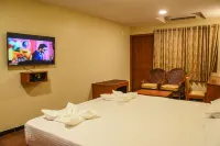 Poppys Tower Tiruppur - parcheggio