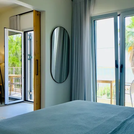 Evia Bay Suites & Retreats
