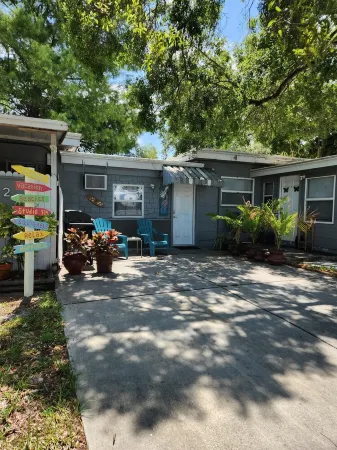 Quaint studio Отели рядом с достопримечательностью «Ларго Спортс Комплекс»