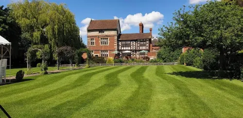 Albright Hussey Manor