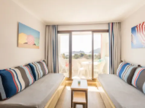 Résidence Pierre & Vacances l'Ange Gardien Hotels near Soneva