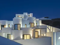 Cubic Mykonos Seafront Design Suites 鄰近奧諾斯海灘（Ornos）的酒店