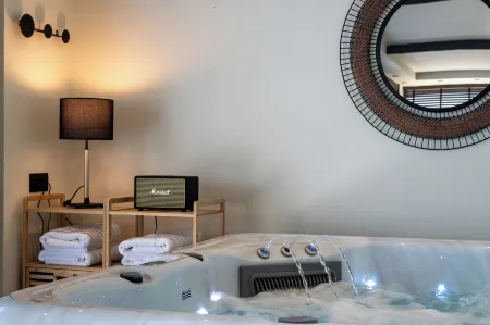 Evripidou 7 - Kalamata Mediterranean Suites Отели в г. Messini