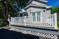 2 Homes, 1 Stay-7Br Niagara Falls Compound