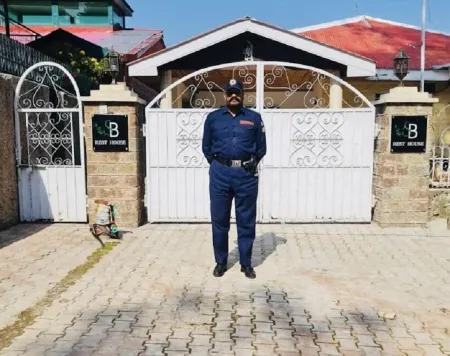 SB Rest House Отели в г. Surasi