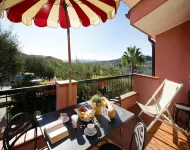 5-guest Apartment in Imperian Olive Grove - Apartments