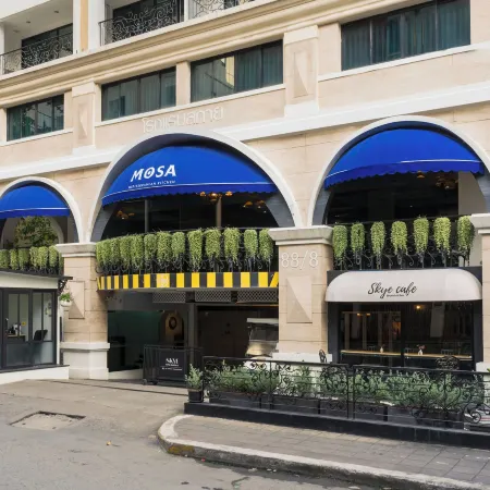 Skye Hotel Bangkok Отели рядом с достопримечательностью «Пирс Witthayu»