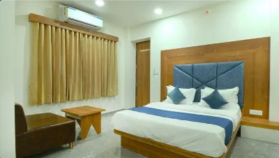 Hotel Madhur Hotel in zona Aeroporto Internazionale Sardar Vallabhbhai Patel