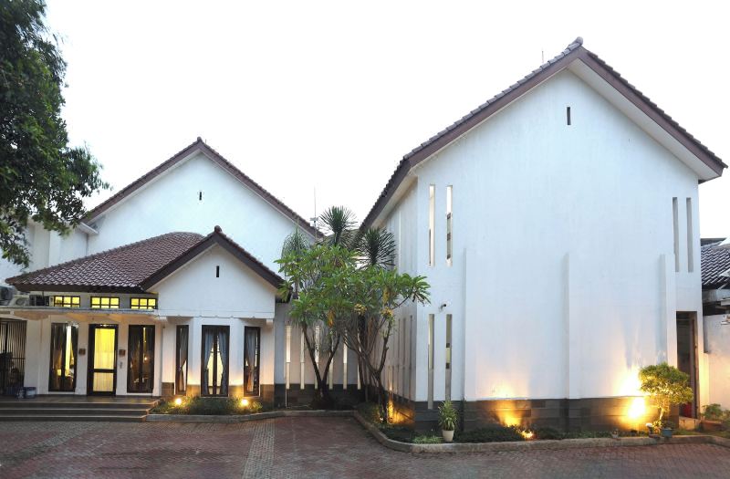 Jambuluwuk Heritage Menteng Suites