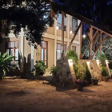 Vanaro villa Отели рядом с достопримечательностью «Yala Tamarind Safari Jeep Service»