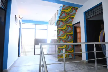 All In One Guest House Отели рядом с достопримечательностью «Needs»