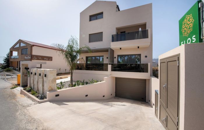 Flos Apartments