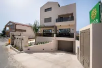 Flos Apartments