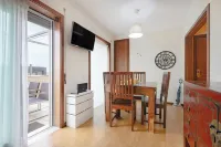 Espinho Retreat with Balcony