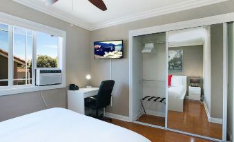 Multi-level 2br-fast Wifi-free Parking -cm-1