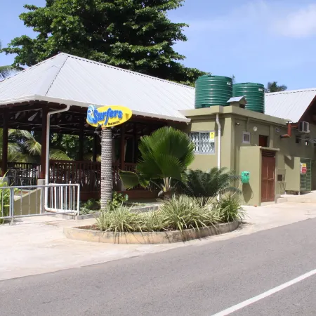 Surfers Beach Self Catering Chalets