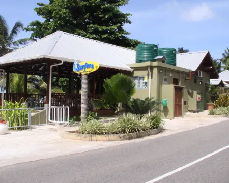 沖浪者海灘自助小屋酒店 塔卡馬卡酒店