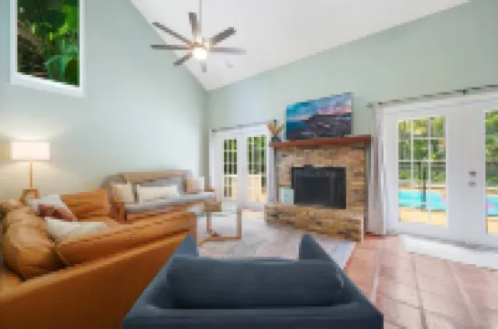 Tranquil Escape with Screened Pool and BBQ - Charming Retreat